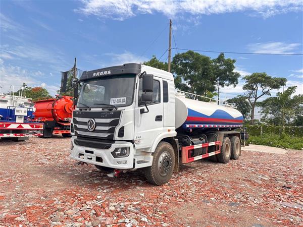 Xe phun nước rửa đường Dongfeng 14 Khối